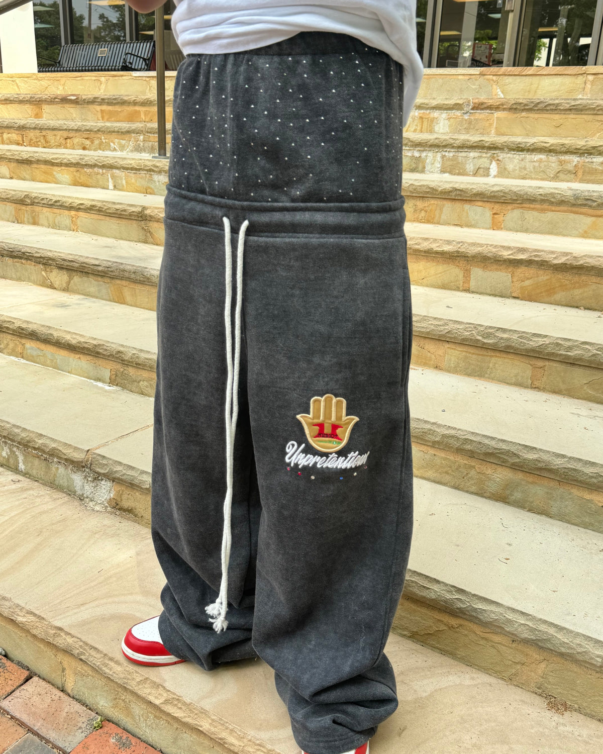 BLACK TAYLORPORT SWEATS