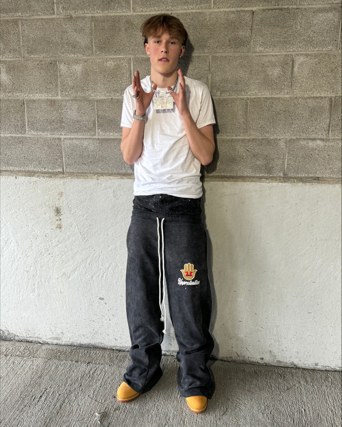 BLACK TAYLORPORT SWEATS